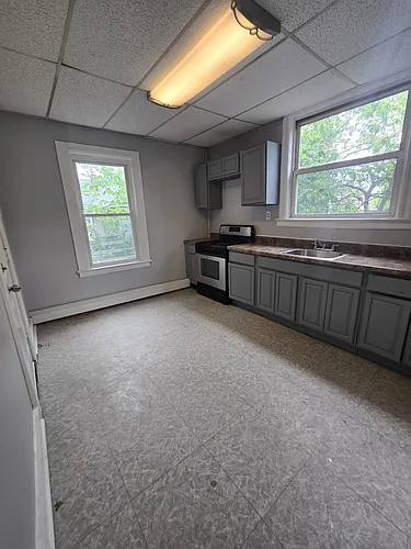 70 Eaton Pl Photo 1