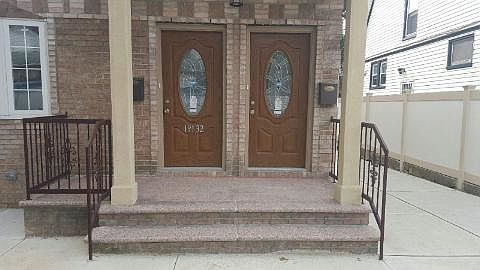 3rd image of 191-32 115 Drive