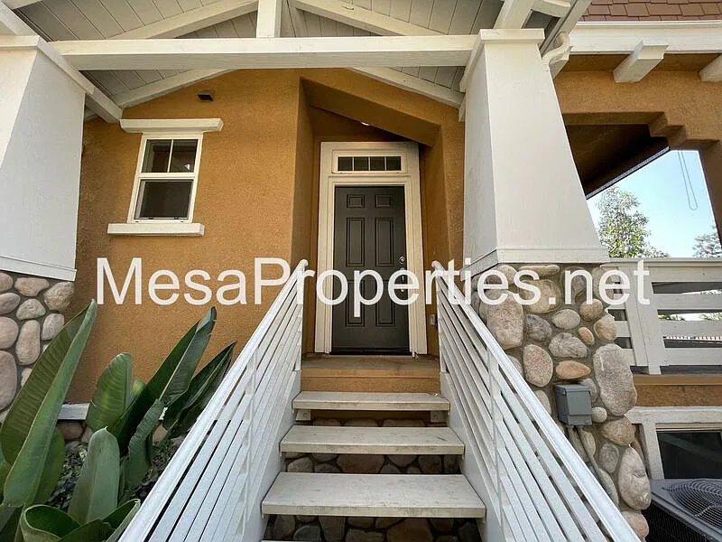 3 bed, 2.5 bath, 1618 sqft, $3,050 — Photo 3