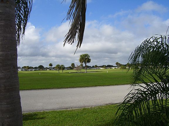 2nd image of 1465 Barefoot Cir