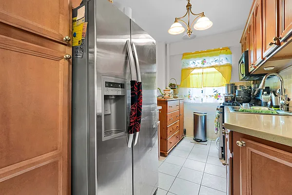 Sold by Horowitz Real Estate | media 8