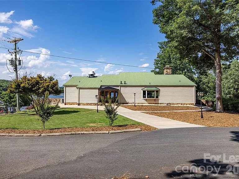 429 Creswell Rd — Photo 32