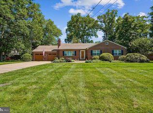 5515 Bradley Blvd, Alexandria, VA 22311