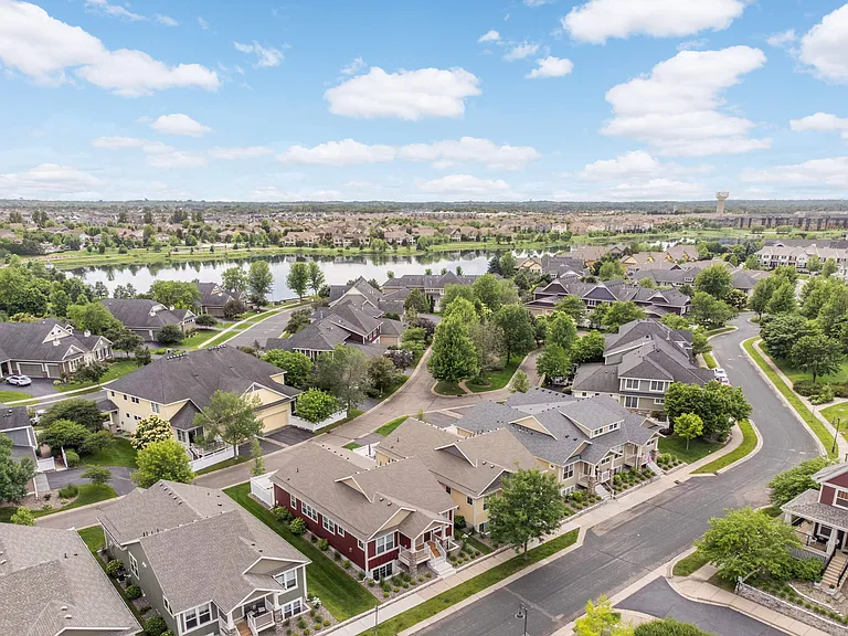 15590 Duck Trail Ln — Photo 2