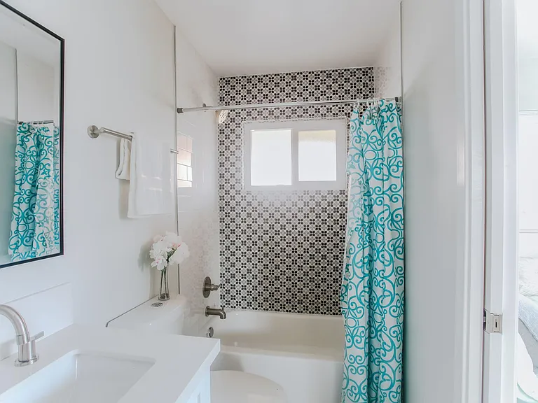 4205 Noyes St #11 — Photo 7