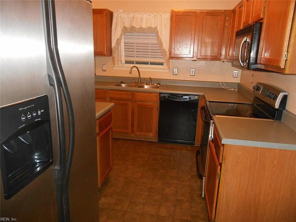 2nd image of 109 Dorothy Dr