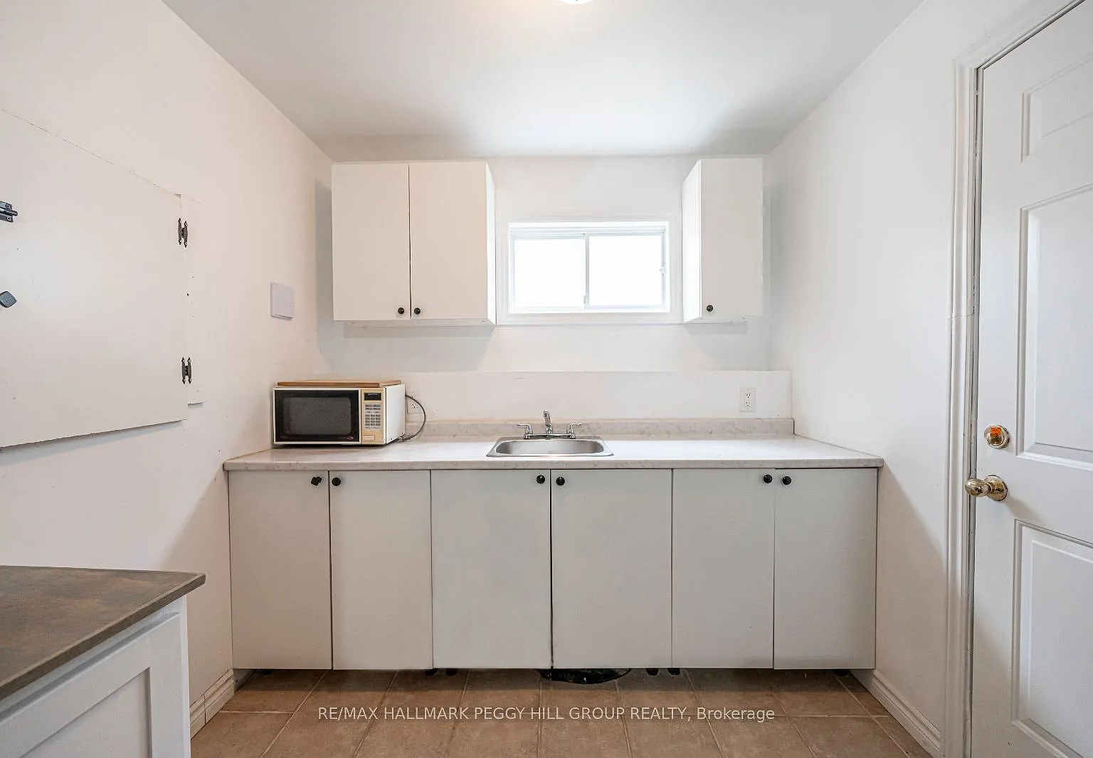 3 bed, $1,700 — Photo 2