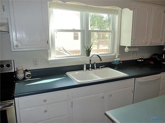 4th image of 425 Wallace Ave