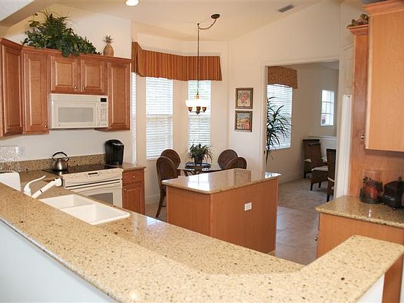 5th image of 7832 Hawthorne Dr Unit 1904