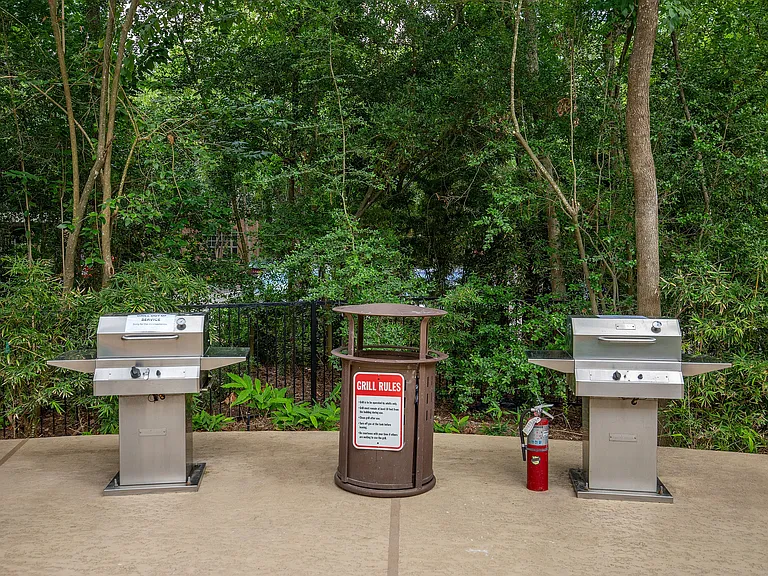 Park on Memorial — Photo 59