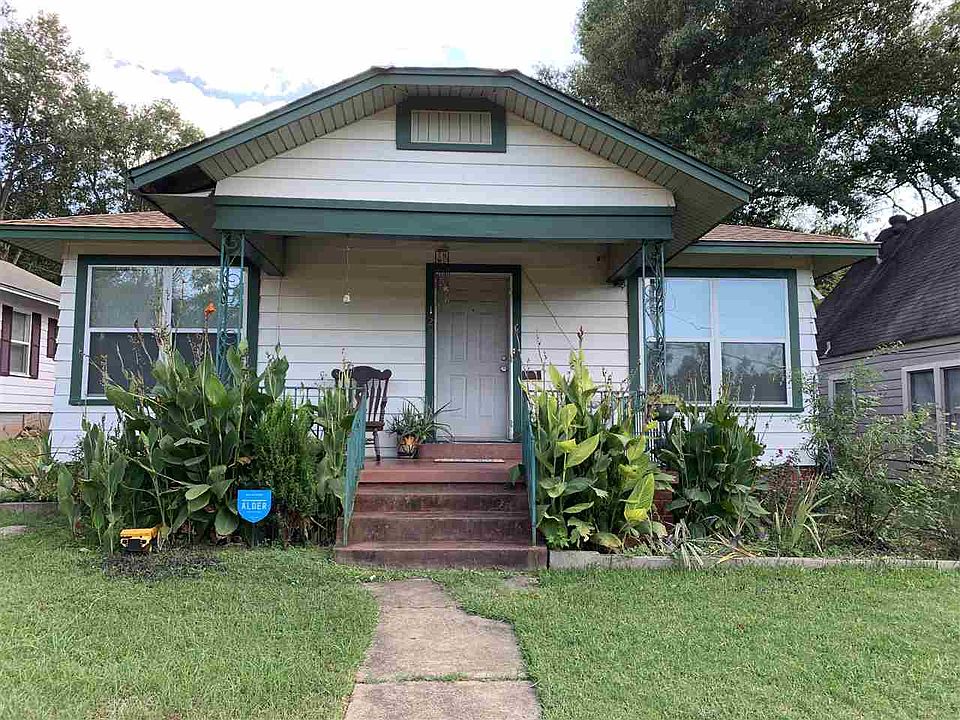 1st image of 120 E Melton St