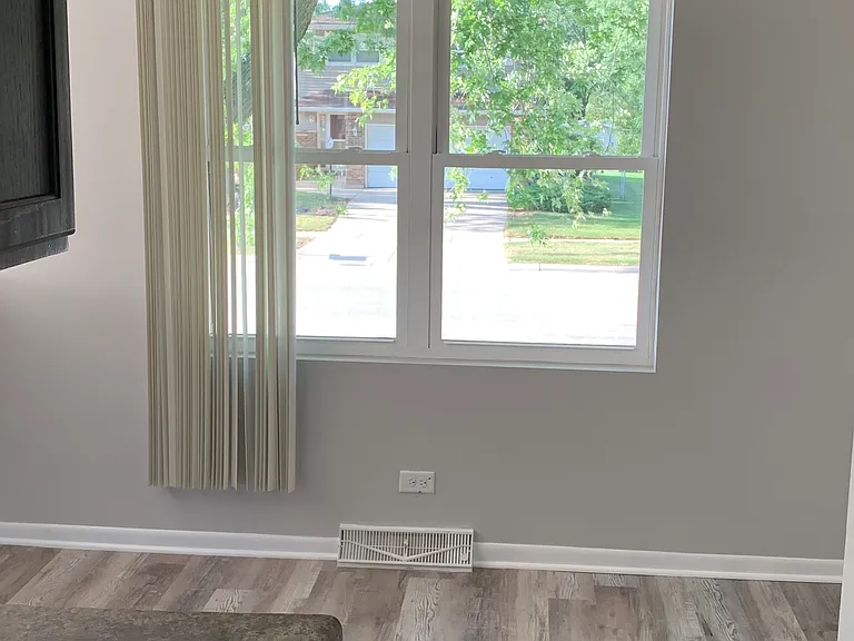 1637 Sheffield Dr — Photo 6