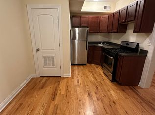 343 Park Ave APT 9, Glencoe, IL 60022