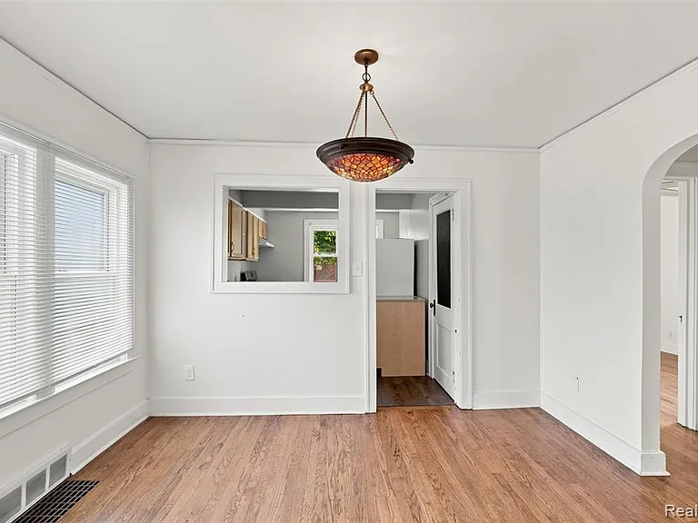 329 W Sonoma Ave — Photo 5