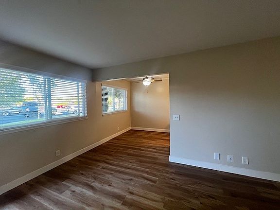 4th image of 459 Sunberry Dr APT 4