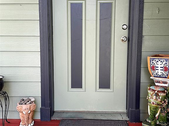 4th image of 12131 Bronson Street SE