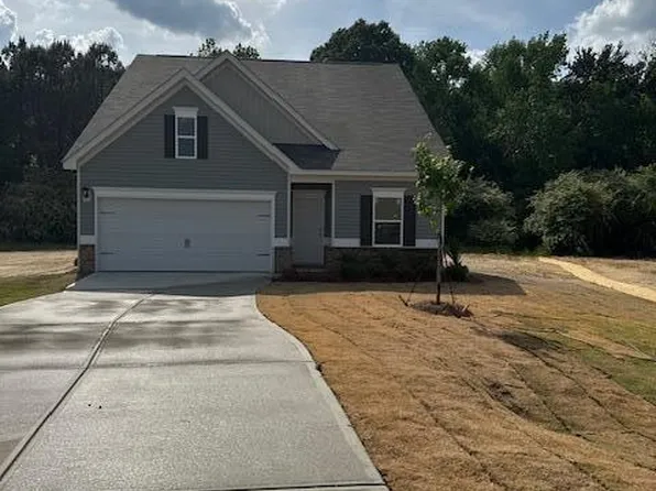135 Baneberry Dr, Broadway, NC 27505