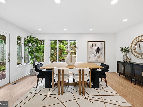 4th image of 7612 Chancellor Way