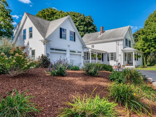 116 North Ave, Attleboro, MA 02703