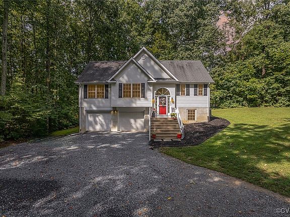 2nd image of 7204 Oakwood Dr