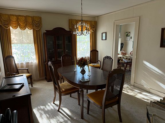 2nd image of 2016 Hampton Avenue
