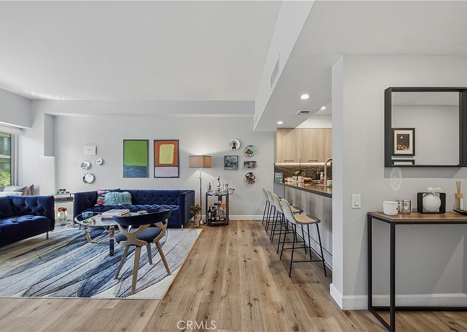 1st image of 7135 Hollywood Blvd APT 405
