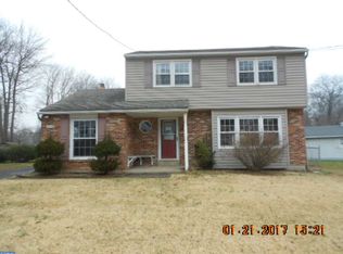 3065 Surrey Ln, Aston, PA 19014