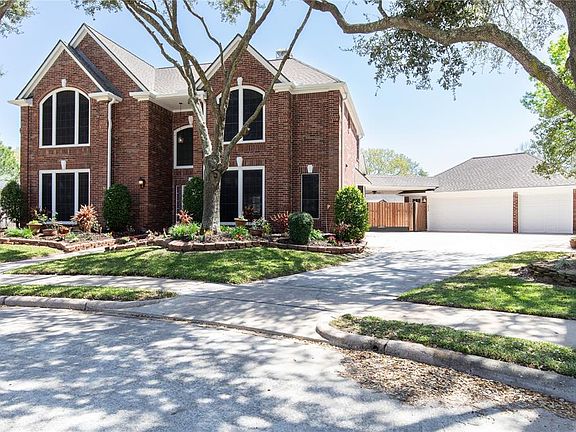 The home sits on a quiet, cul-de-sac street.
