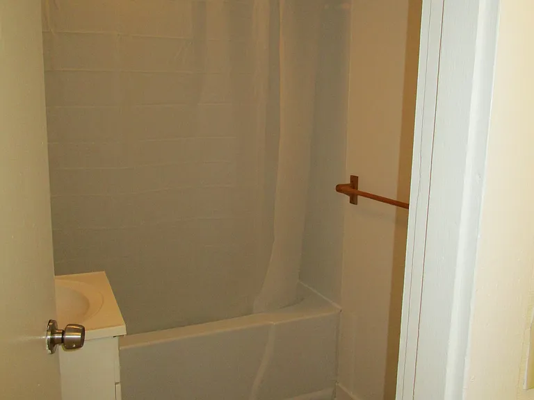 31 Temple St #A — Photo 4