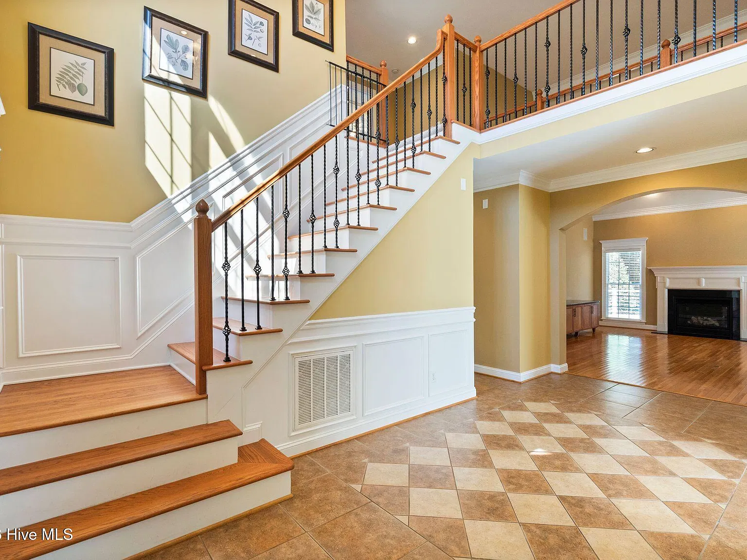 3 bed, 2.5 bath, $3,200 — Photo 3