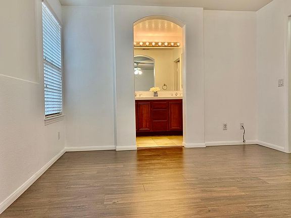 Master bedroom & bathroom
