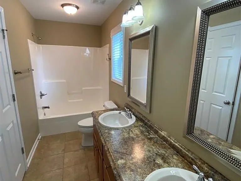 216 Winterberry Way — Photo 8