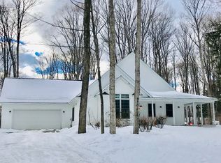 2625 Old Barn Rd, Traverse City, MI 49685