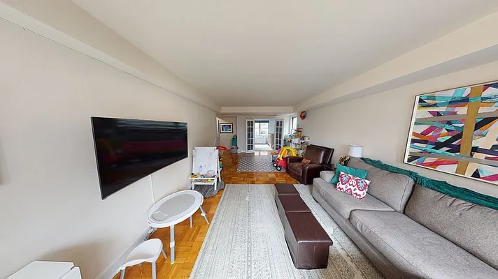 Rented by AZ REALTY NYC LLC | media 13