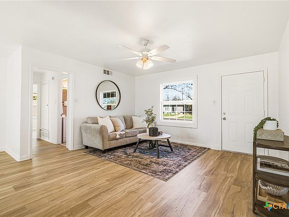 4th image of 935 Fannin Loop