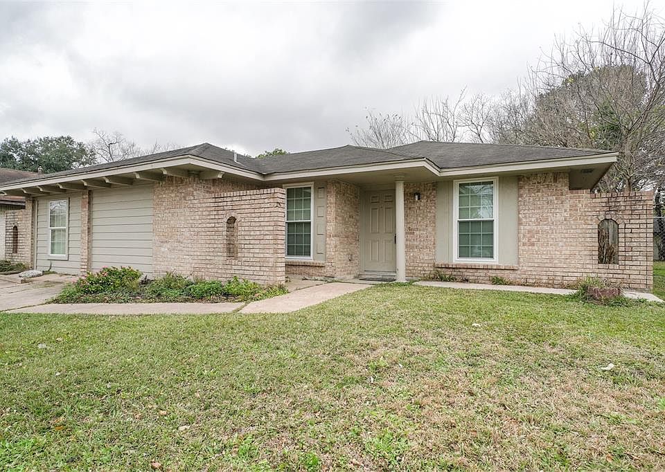 1st image of 1406 Saddle Rock Dr