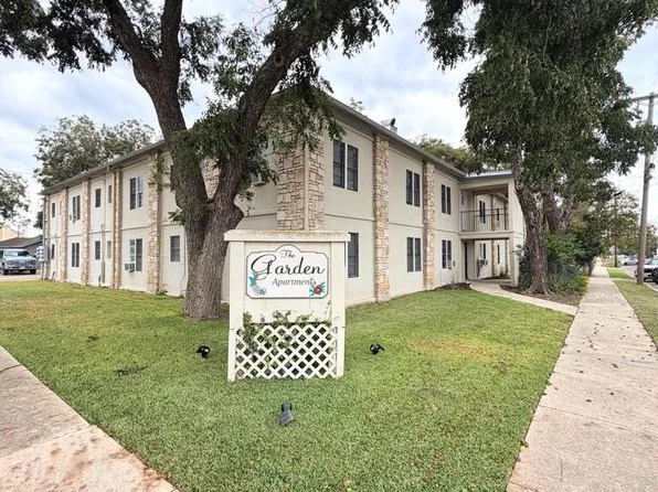 625 Earl Garrett St, Kerrville, TX 78028