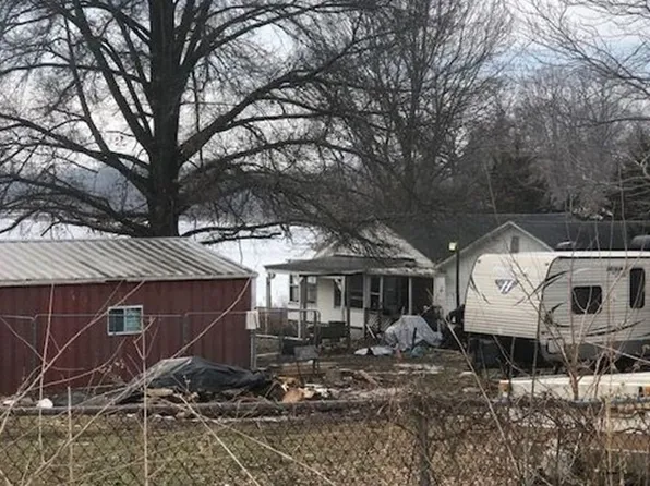 16945 12th Rd, Plymouth, IN 46563