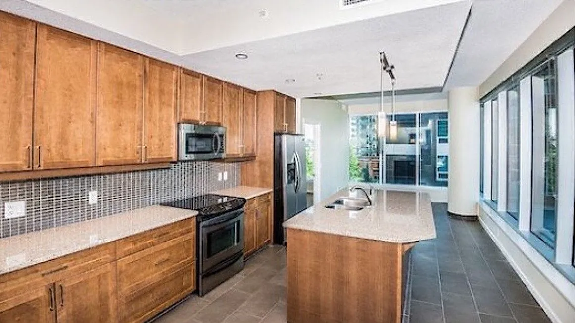 Beautiful 2 bedroom/2 Bathroom Nuera Condo — Photo 1