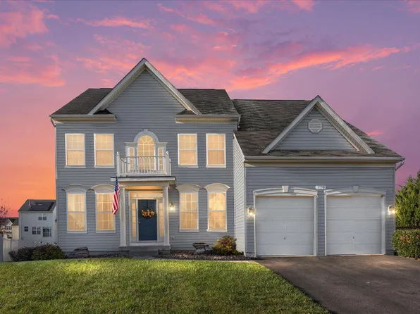 110 Vincent Dr, Stephens City, VA 22655