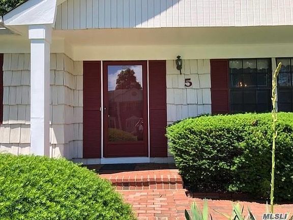 2nd image of 5 Millbrook Ct
