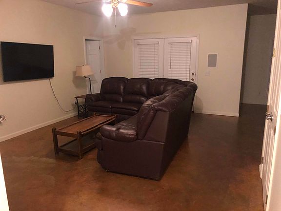 3rd image of 182 Kirkcauldy Dr