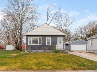 1144 Magnolia Pkwy, Waterloo, IA 50701
