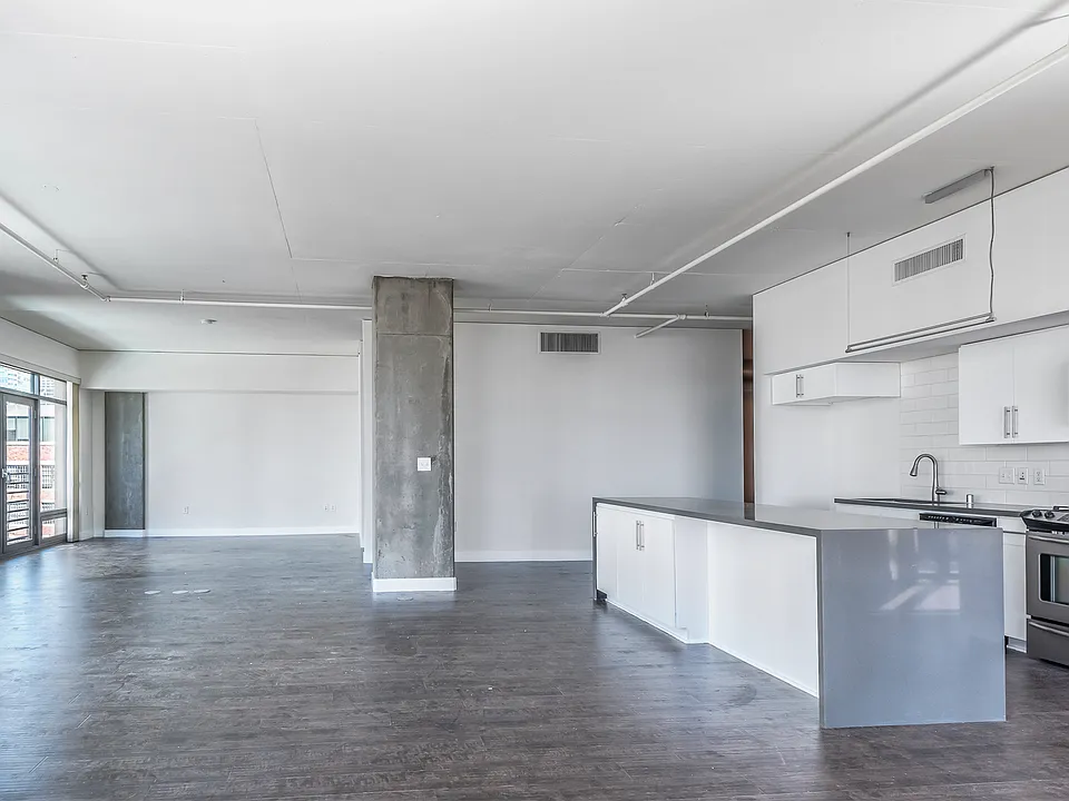 1111 S Grand Ave #701