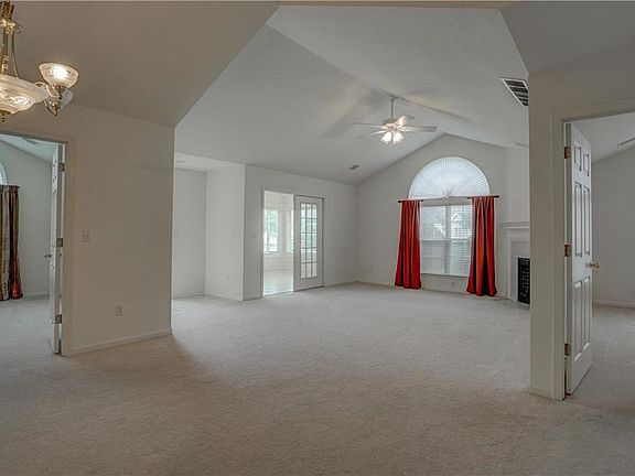4th image of 6166 NE Kensington Dr