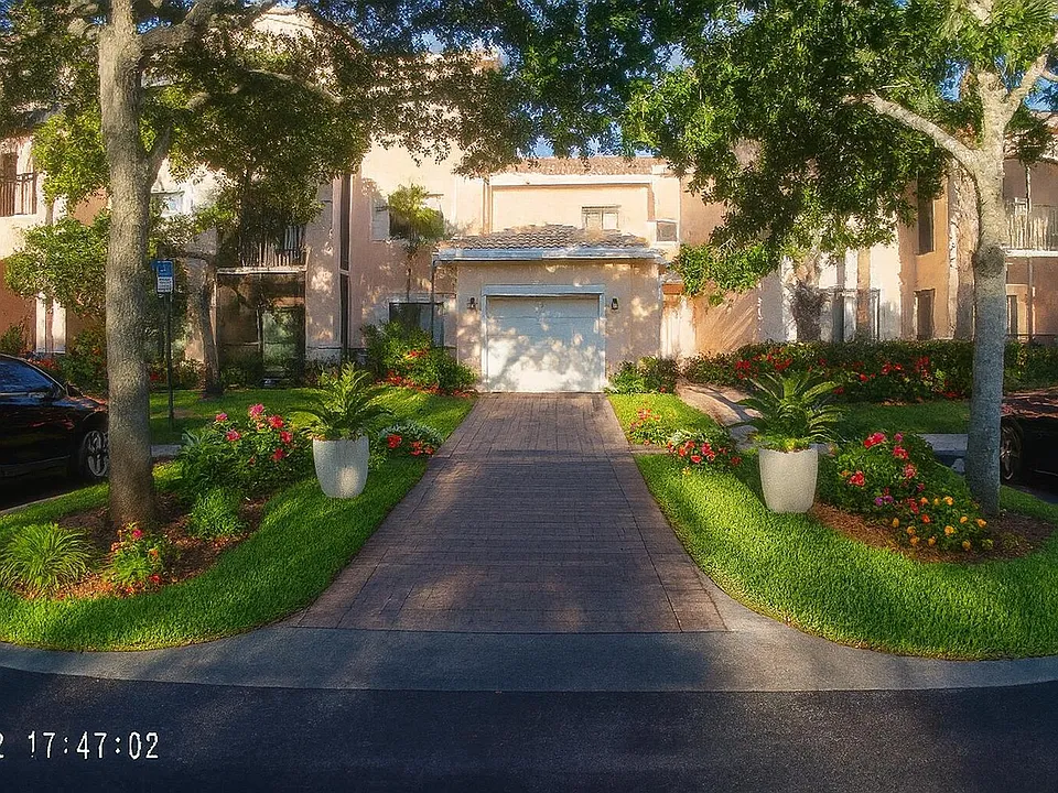 2807 Veronia Dr #106