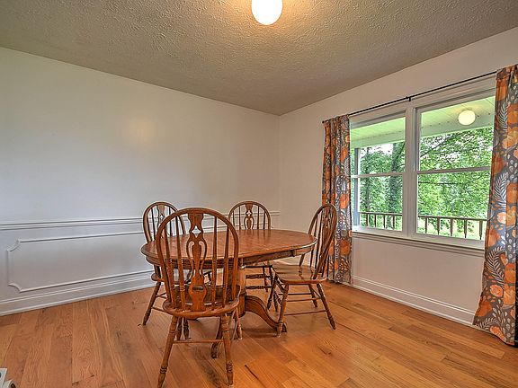 3rd image of 371 Booher Private Dr