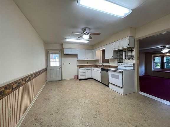 2nd image of 2102 Espy Ln