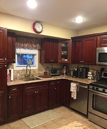 3rd image of 81 E Cedar St