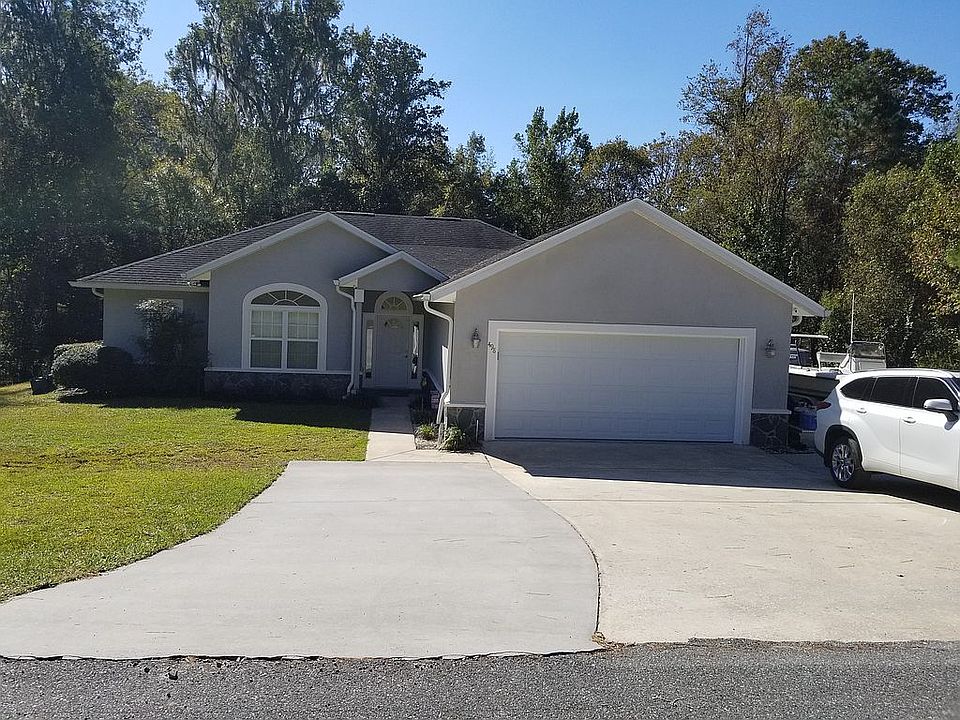1st image of 498 NW Brady Cir